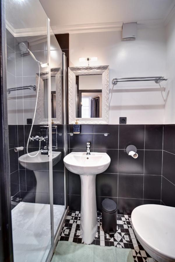 Les Petits Boudoirs De Savoie Apartment ชองเบรี ภายนอก รูปภาพ