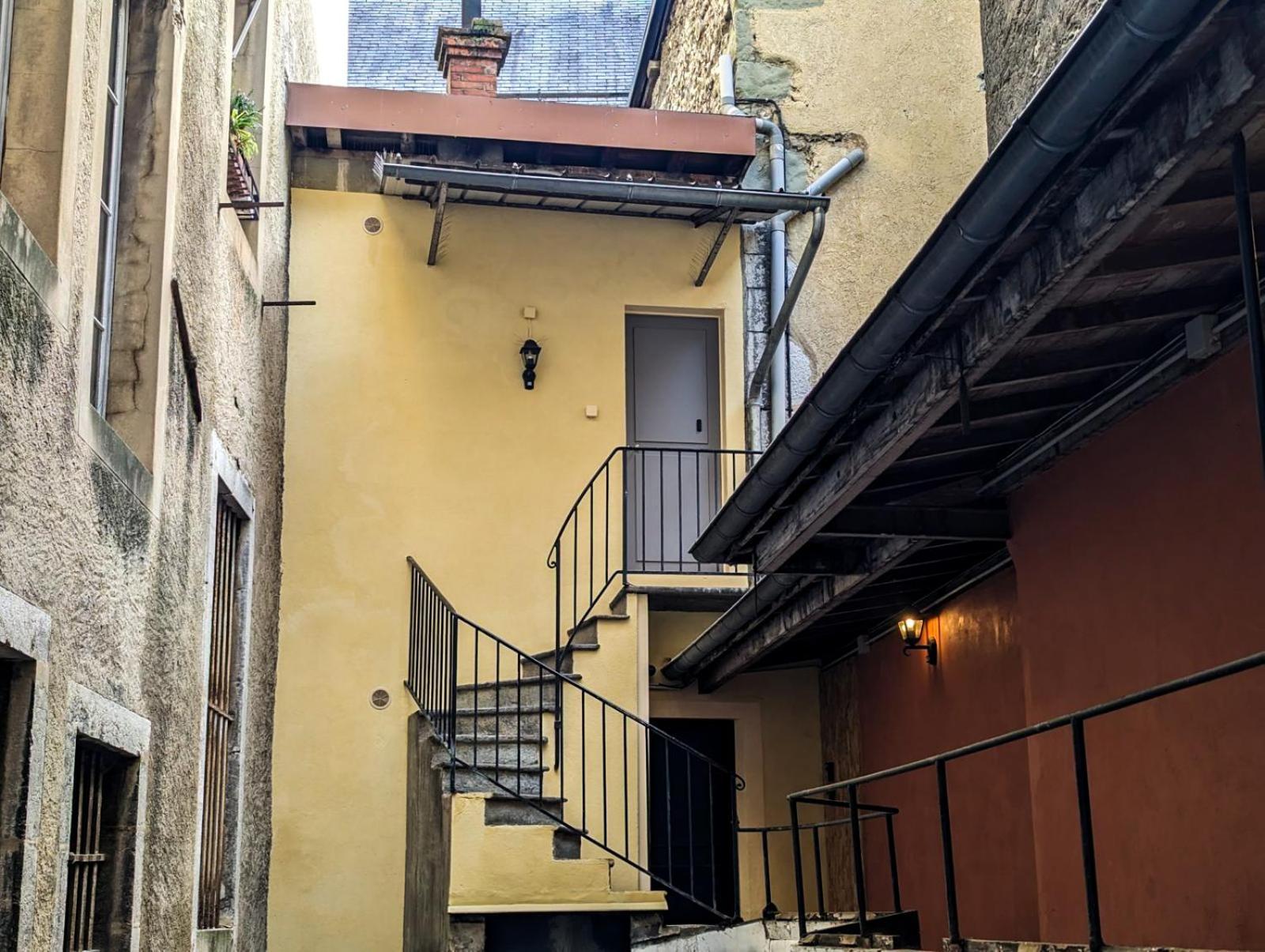 Les Petits Boudoirs De Savoie Apartment ชองเบรี ภายนอก รูปภาพ