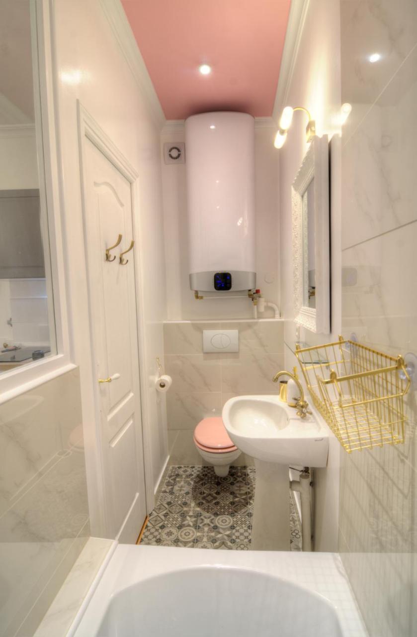 Les Petits Boudoirs De Savoie Apartment ชองเบรี ภายนอก รูปภาพ